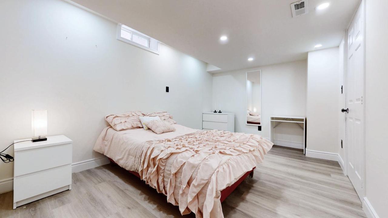 Stunning 2Br Lower Level Unit 보간 외부 사진