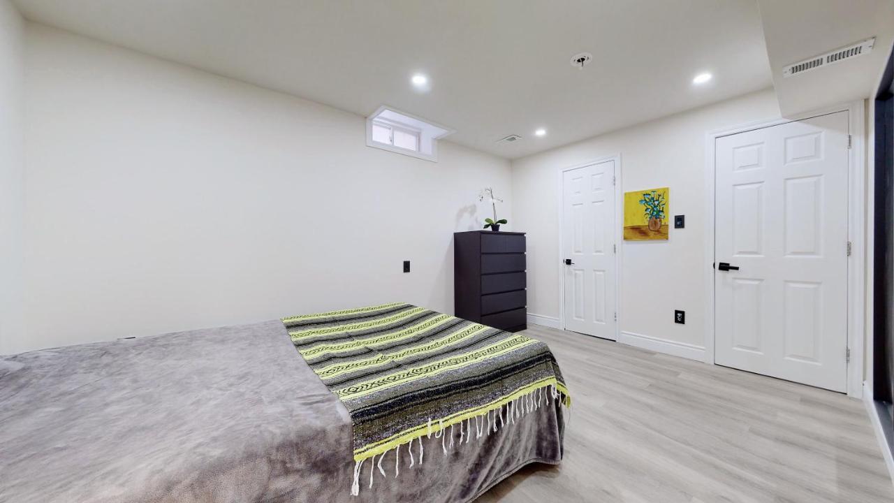 Stunning 2Br Lower Level Unit 보간 외부 사진